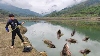 Orphan boy - lucky fishing meets a huge school of fish