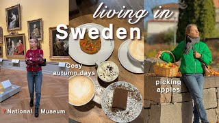 Living in Sweden | Enjoying art, early Christmas second hand finds, picking apples, cleaning