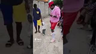 LUCA VAZQUEZ \u0026 ANTONIO RUDIGER SHARING DOLLARS IN STREET OF JAMAICA WITH WESTSIDE GUNN💵💰#6ix9ine