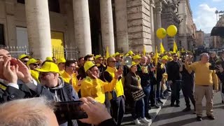 Cori di Coldiretti contro Della Vedova (+Europa) dopo lo scontro con il presidente Prandini