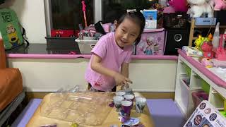 Nana (Fei Fei) Channel : Nana making snow|| Frozen II MAKE YOUR OWN SNOW