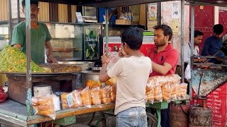 lucknow ka famous bun matar | bun Matar Chauraha | lucknow Street food | indian burger | must try