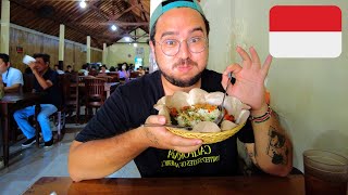 Most Famous LOCAL Dish in BALI  - Foreigner at Pak Malen Babi Guling 🇮🇩