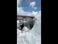 雪下ろし☃️屋根の下に居なくてよかった😮‍💨