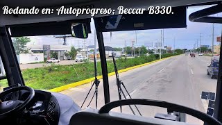 Sobre la carretera Progreso-Mérida, desde el interior de un Beccar B330 de Autoprogreso.