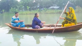 শহরের মেয়েরা গ্রামে গিয়ে কিভাবে নৌকা চালায় দেখুন 😄😄😄