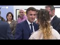 Francia, Macron prova a sedurre la gauche: 