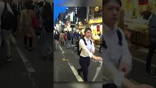 STREAMER GETS IRL DONATION... 😭  #shorts #funny #Japan #funny #streamrefails #awkward