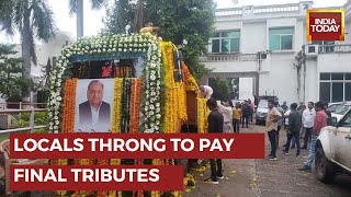 Mulayam Singh Yadav's Funeral: Huge Crowds Throng Saifai To Attend Last Rites Of Netaji