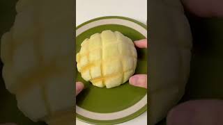 애니에서만 보던 메론빵 먹어보기｜Eating melon bread that I've only seen in animations