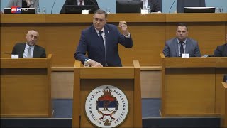 Dodik se požalio kako nema kartice pa u Skupštini izvadio \