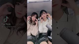 ずっと右側を見てしまう｜TikTok