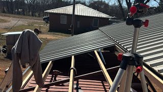 Construction with Crandall! Let’s put up the roof!