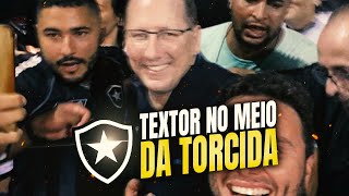 JONH TEXTOR AGITA TORCIDA NO NILTON SANTOS