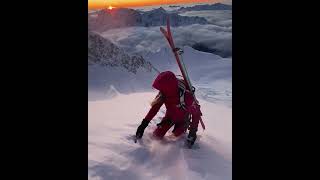 classic sunrise w/ Christinalusti on the east face of Aoraki’s at 3,717m 🤩  #blackcrows #skiing