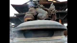 善光寺　本堂前の境内(Zenkoji Temple  The precincts of a temple in front of Hondo)