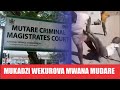Mukadzi Wekubocha Wekurova Mwana Amiswa Pamberi pedare Nhasi Mamutare