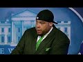 Tyrus demonstrates how to handle White House press briefing