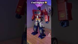 Optimus Prime est en vie ! Robosen Optimus Prime qui se transforme tout seul !