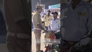 दूसरों को सुरक्षा देते हैं खुद भी सुरक्षित रहिये।।#trafficawarenes #securityguard #helmet #ayodhya