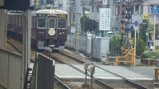 阪急宝塚本線　服部天神駅2号線を6000系急行が通過