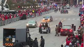 Police chase breaks out on parade route