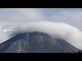 guguran batu sangat besar melihat batu stupa gunung merapi