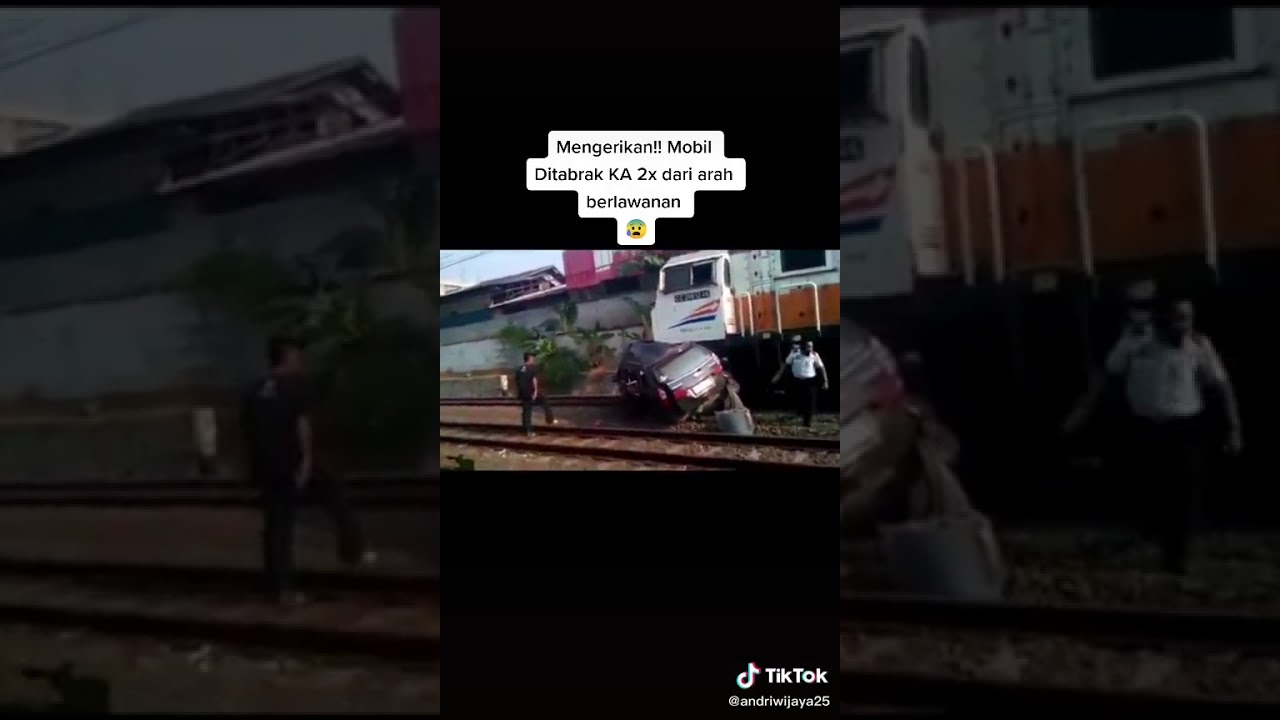 Mobil Ketabrak Kereta Api Youtube
