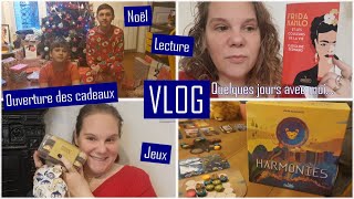 Vlog: Christmas Day, opening presents, board games and reading reviews!