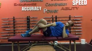 Use The Clamshell Hip Exercise to Treat Knee Pain