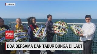 Doa Bersama Dan Tabur Bunga di Laut