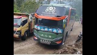 Bus ALS menyerah lewati tanjakan ini, akhirnya di evakuasi pake truk umplung