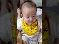 生後３ヶ月〜自分のくしゃみでニヤける赤ちゃん〜sneezing baby