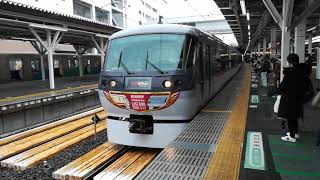 西武10000系10110編成(池袋線レッドアローラストランヘッドマーク)所沢駅発車シーン