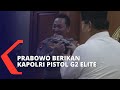 Kunjungi Kapolri Jenderal Listyo Sigit, Menhan Prabowo Berikan Cenderamata Pistol G2 Elite