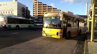 【神回】【救急車は仕方ない】神戸市営バス　三菱ふそうエアロスター089号車　73　名谷駅行き、山陽バス　いすゞエルガミオ4725B号車　S15　（北須磨高校　神和台3経由）青山台行き　名谷駅にて