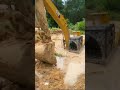 Evakuasi Excavator terjebak dalam lumpur Part 1