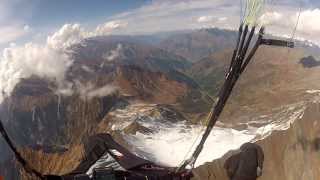 Paragliding in Himalaya, Bir, India - big mountains