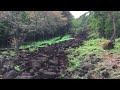 空が鏡のように映し出された太古のポータル鍋倉渓。巨石の位置