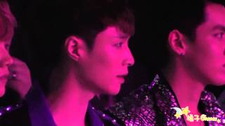 130414 EXO LAY singing along with song THOSE FLOWERS @13th Billboard Music Awards