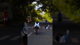 a very dangerous accident of R15 bike crash 😭😭 #riders #viral #shorts #trendingshorts 🙏#crash #bike