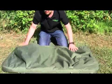 Trakker Armo Padded Unhooking Mat Carp Fishing Tackle Review
