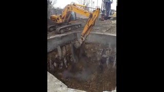 Shaft excavation for MTBM (microtunneling)