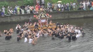 平成29年　茨城県筑西市＜下館・羽黒神社＞【勇壮】明治神輿＝川渡御（勤行川）