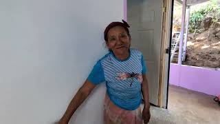 Ordenando los nuevos muebles en su nueva casa a doña Anita 🙏 le podremos piso a su casa✅️