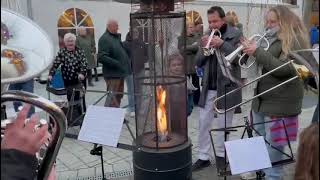 241213 Akkrum kerstmarkt muziekLeppehiem 10 c Leppehiem JPG