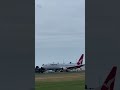 Qantas Boeing 737-838 Landing Christchurch Airport