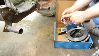 Clutch pressure plate and throw out bearing in VW buggy. Pt. 2