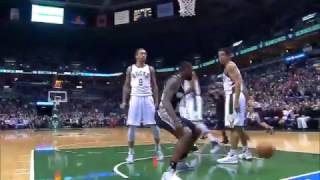 Jonathon Simmons makes the most of the inbounds pass!