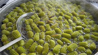 You Haven't Seen Tulumba Like This / How To Make Pistachio Tulumba / Turkish Street Desserts